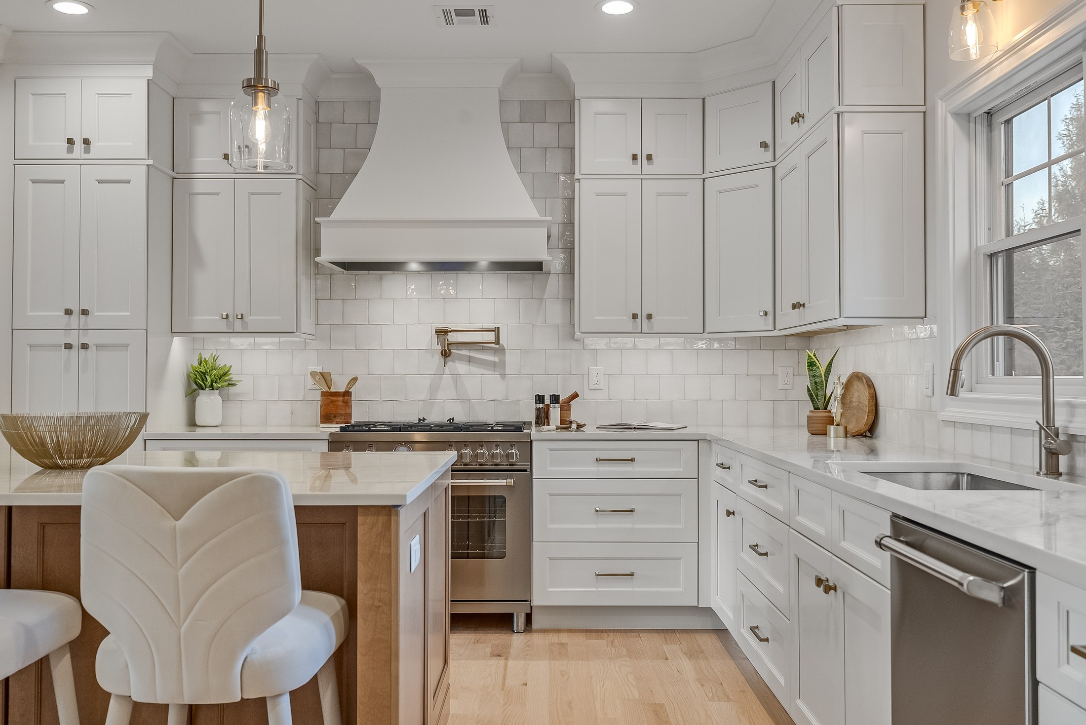 11 Laurel Place — The Custom Hood