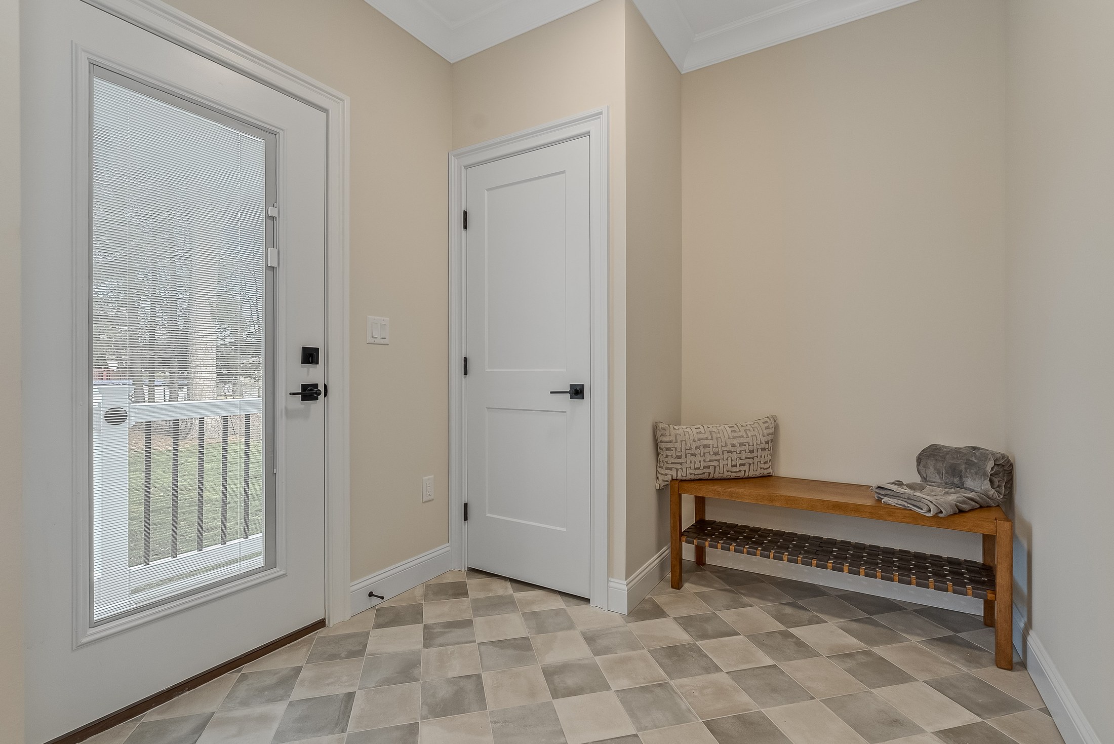 11 Laurel Place — The Mudroom Entry