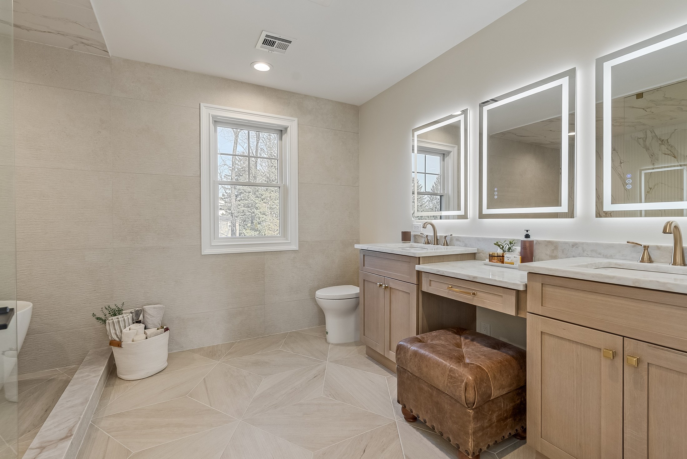 11 Laurel Place — The Master Bath - Double Vanity